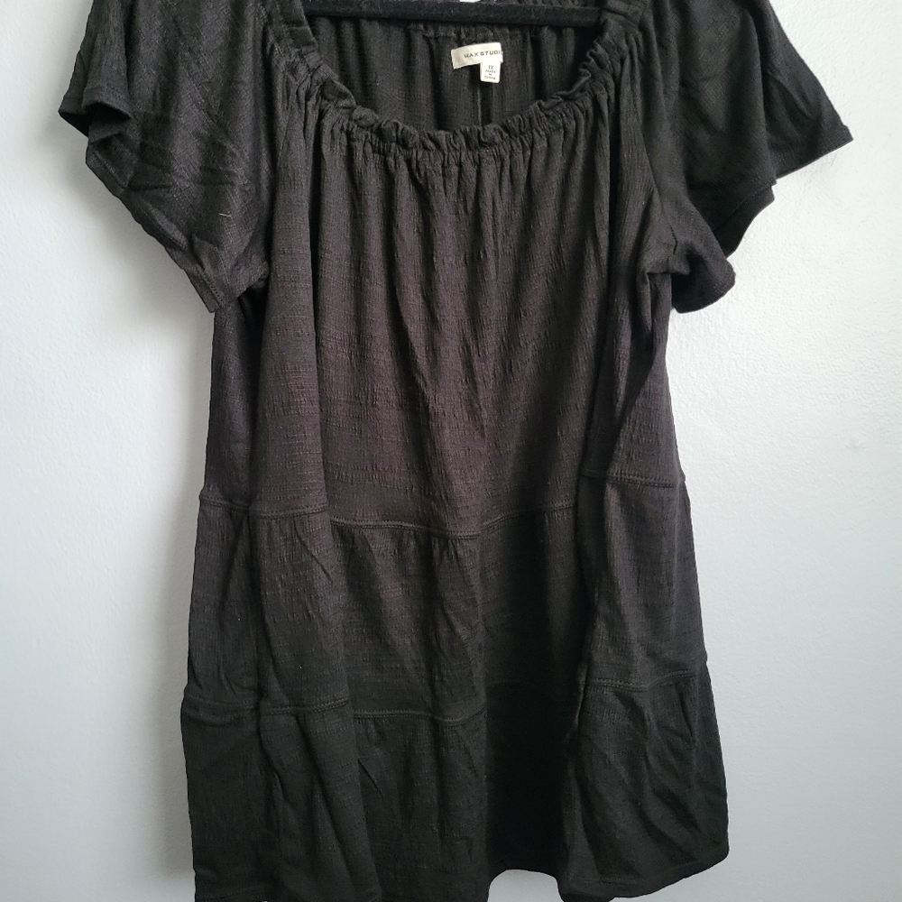 Max Studio Short Sleeve Top